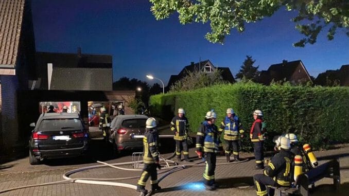 FF Nordkirchen: Feuerwehr löscht Brand in Garage