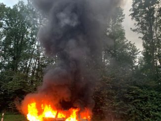 FW-GLA: PKW in Vollbrand auf der BAB 2