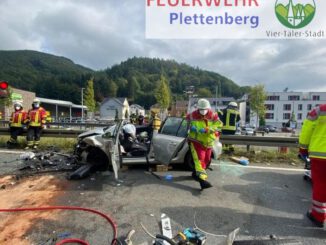 FW-PL: Schwerer Verkehrsunfall vor Hestenbergtunnel - Vier Verletzte bei Kollision