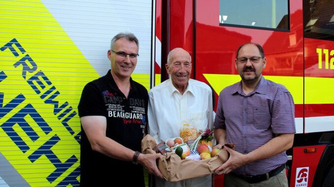 FW Rheurdt: FW Rheurdt: Große Gold-Triumphe und kleine Reparaturen: Helmut Brands schreibt 65 Jahre Feuerwehrgeschichte