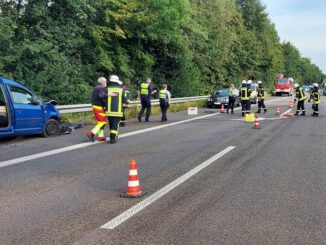 FW Sonsbeck: Verkehrsunfall auf der A57 - Absicherung für den Rettungsdienst