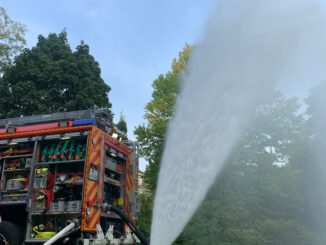 FW-Velbert: Bewässerung des Nevigeser Ententeiches zum Wohle der Tiere und Pflanzen