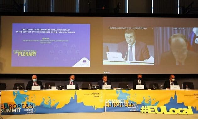Plenary-photo-generale-du-debat.jpg