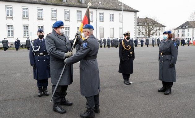 220112_Uebergabe-BwZK_Laymann_1.jpg