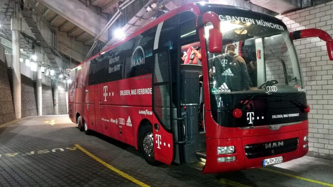 Mannschaftsbus des FC Bayern, über dts Nachrichtenagentur