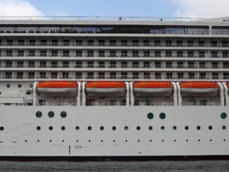 Kreuzfahrtschiff mit Rettungsbooten, über dts Nachrichtenagentur