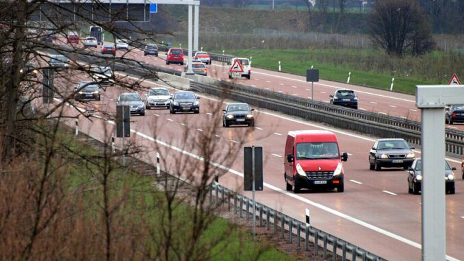 Autobahn, über dts Nachrichtenagentur