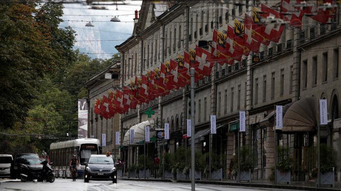 Schweiz-Fahnen in Genf, über dts Nachrichtenagentur