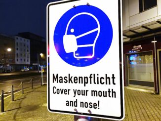 Hinweis auf Maskenpflicht, über dts Nachrichtenagentur