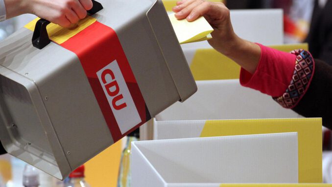 Wahlurne auf CDU-Parteitag, über dts Nachrichtenagentur