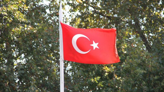 dts_image_5524_fqjkcoofjq_889_1200_840.jpg Türkische Flagge, über dts Nachrichtenagentur