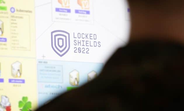 220420_07_Locked_Shields_Uj.jpg