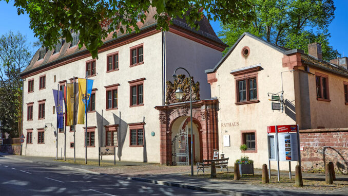 Rathaus-Ansicht-Muehlenstrasse-2020-klein.jpg