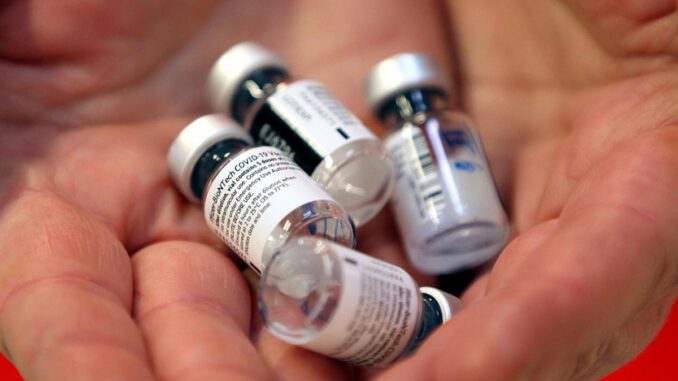 dts_image_15174_eifgbsopbt_889_1200_840.jpg Corona-Impfstoff von Biontech/Pfizer, über dts Nachrichtenagentur