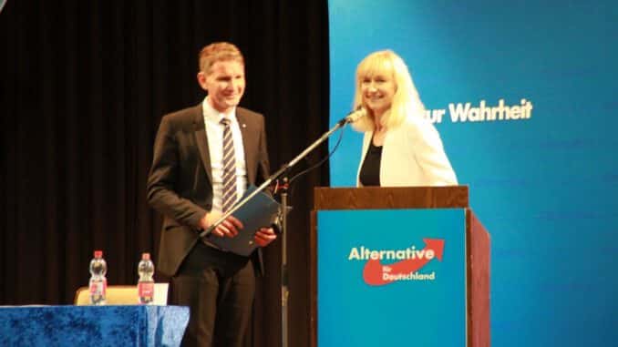 Demonstration-Solidaritaet-Statt-Hetze-Wahlveranstaltung-AfD-mit-Bjoern-Hoecke-in-Wertheim-14.09.2017-155.jpg