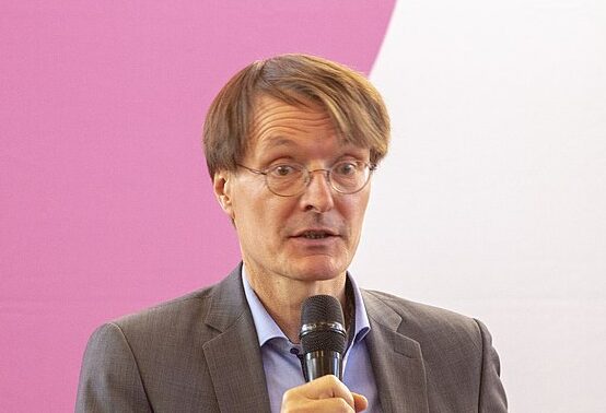 2019-09-10_SPD_Regionalkonferenz_Karl_Lauterbach_by_OlafKosinsky_MG_2423-e1667057835547.jpg