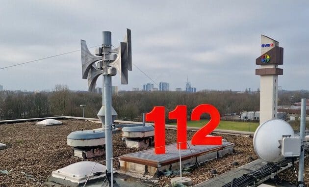 Sirenemit112imHinterwehrBremerhaven.jpg